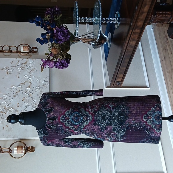 Gabby Skye Boho Multicolor Printed Knee-Length Dress. Size 4 - Picture 6 of 17